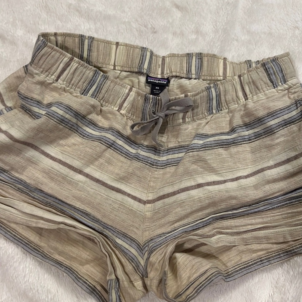 barely worn patagonia size xs shorts.